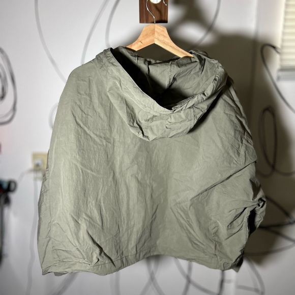 Forever21 Oversized Cropped Olive Green Jacket with Elastic Waist, Size Small - Picture 5 of 7